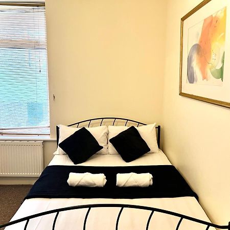 Aldgate Holiday Rooms 런던 외부 사진