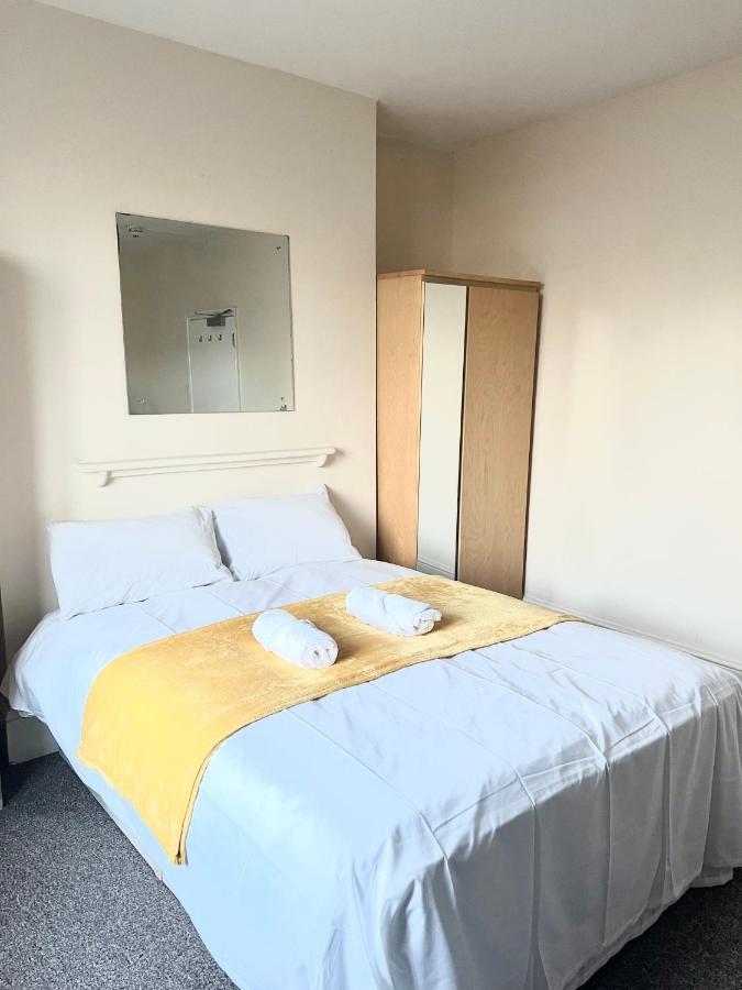 Aldgate Holiday Rooms 런던 외부 사진