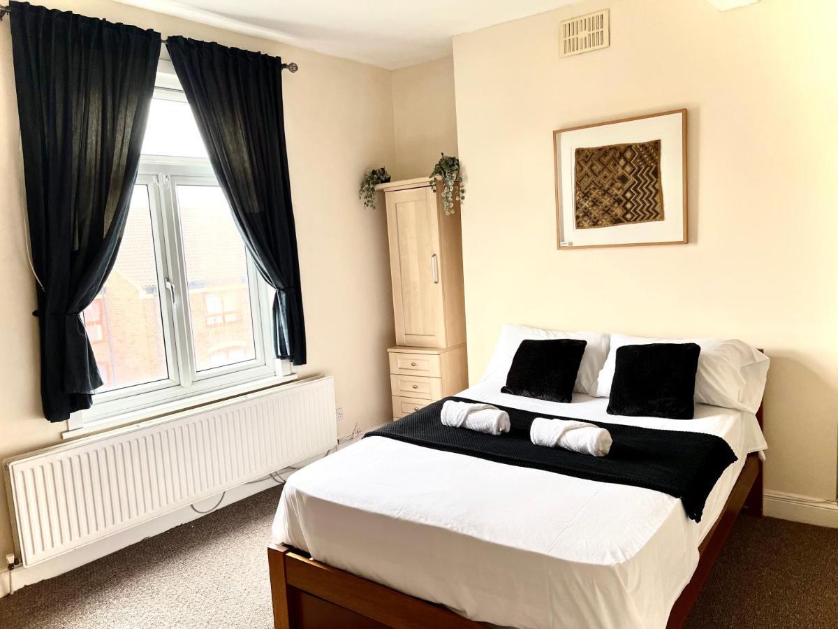Aldgate Holiday Rooms 런던 외부 사진