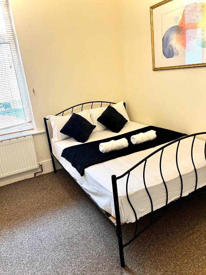 Aldgate Holiday Rooms 런던 외부 사진