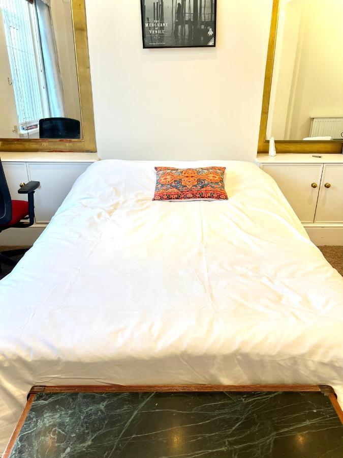 Aldgate Holiday Rooms 런던 외부 사진